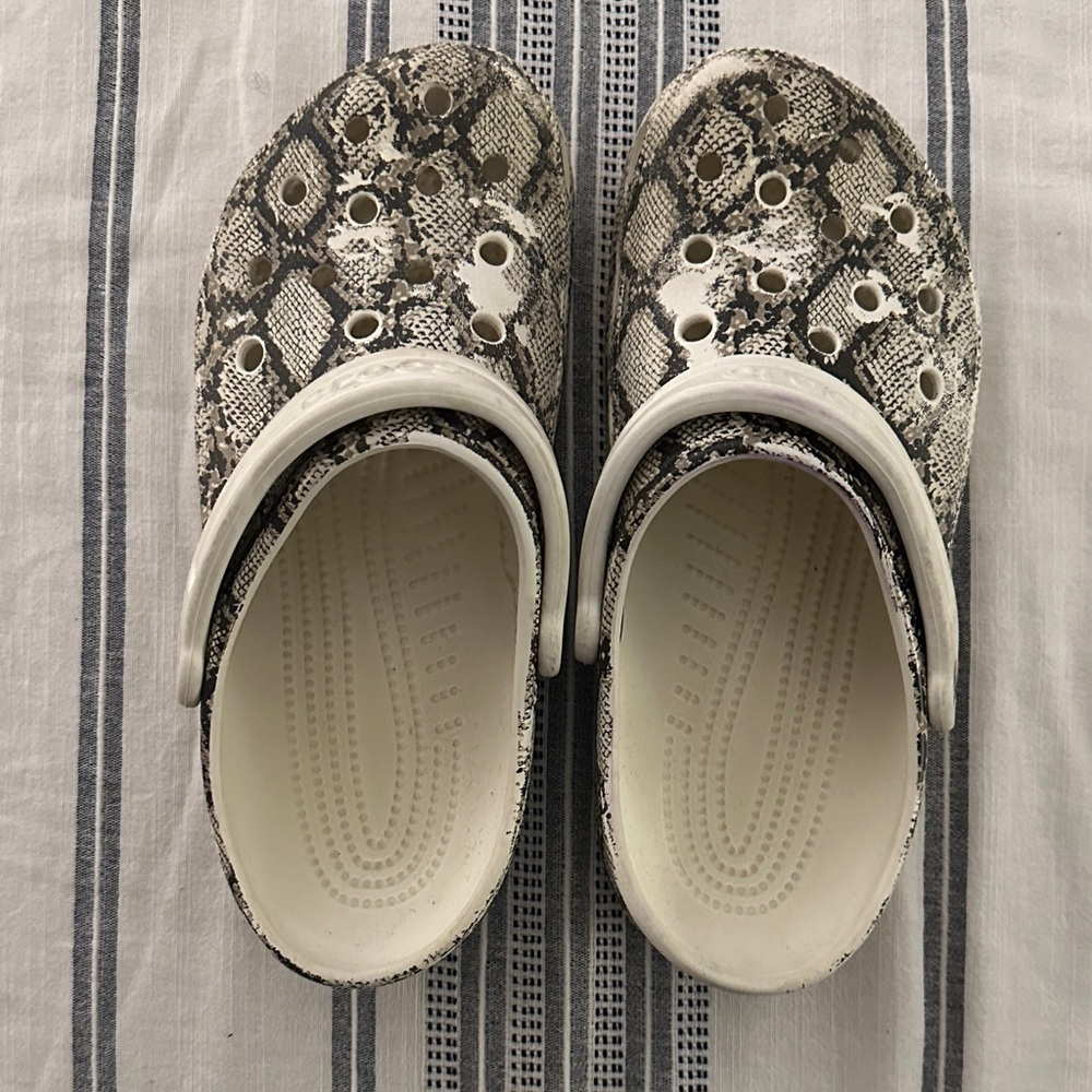 Kids Snake-Print Slip-On Sandals - White/Gray
